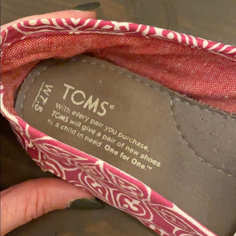 Toms - Picture 3 of 4